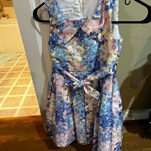 Girls size 7 dress -blue/pink- collar-tie at waist